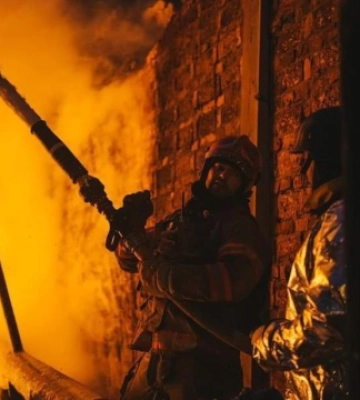 У Херсоні рятувальники ліквідували п&#039;ять пожеж, які виникли внаслідок обстрілів рф