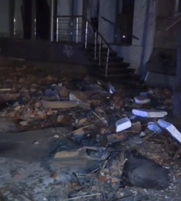 Ворог вдарив ракетою по житловому будинку в Харкові (відео)