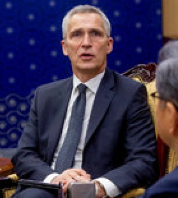 Столтенберг в Сеуле убеждает Южную Корею помочь Украине оружием. Сегодня там будет и Остин