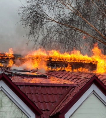 Загоряння сталося зранку: на Закарпатті горів житловий будинок