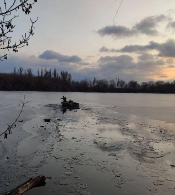 На Кіровоградщині дістали з водойми потопельника