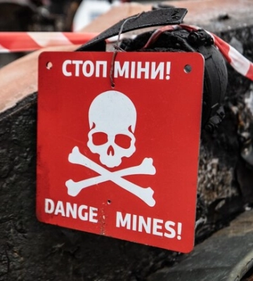 Оккупанты используют гражданских для прохода через минные поля в Запорожской области