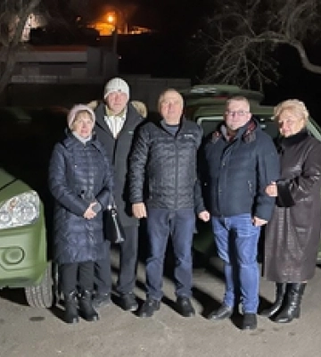 Волинські медики придбали дві автівки для бійців 14-ї ОМБр 