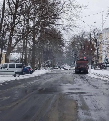В Миколаєві використали 130 тонн протиожеледних засобів