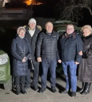 Волинські медики придбали дві автівки для бійців 14-ї ОМБр 