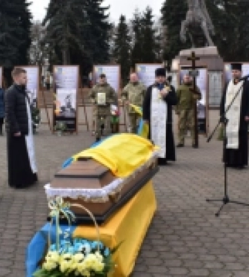 У Дубні віддали останню шану загиблому Герою