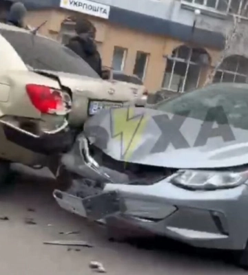 У Черкасах водійка Chevrolet протаранила дві автівки