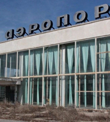 У Бердянську росіяни зміцнюють оборону навколо аеродрому — супутникові знімки