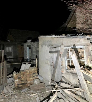 Росіяни били з важкої артилерії по Нікопольському району: пошкоджені будинки