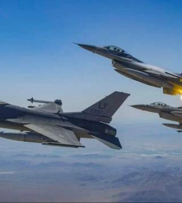 Эксглава Пентагона призвал США срочно передать Украине истребители F-16 и ракеты ATACMS Эксглава Пентагона призвал США срочно передать Украине истребители F-16 и ракеты ATACMS