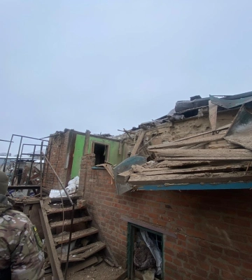 Погиб во дворе своего дома: полиция показала последствия обстрелов Харьковщины