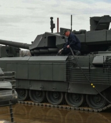 Розвідка Британії оцінила ефективність танків «Армата», які можуть використовувати окупанти