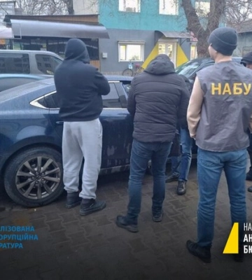 Правоохоронці викрили «на гарячому» голову та депутата однієї з міських рад Одещини