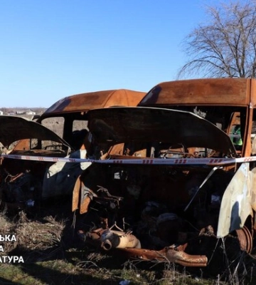 Расстрел эвакуационных автобусов: прокуратура фиксирует еще одно зверство россиян в Изюмском районе