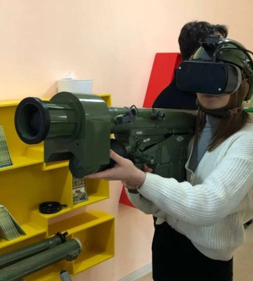 Аеророзвідка та збиття ракети: молодь Дніпра опановувала навички військових