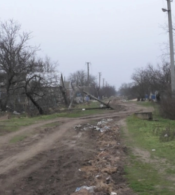Танк у городі, могила у дворі – село Правдине на Херсонщині після окупації (фоторепортаж)