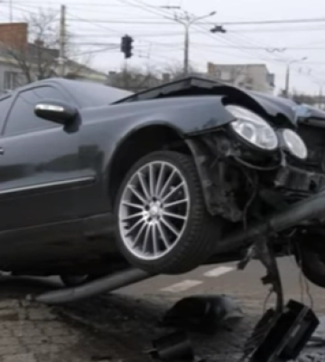 Зіткнення автівок на Дубнівському перехресті в Луцьку: опублікували момент ДТП