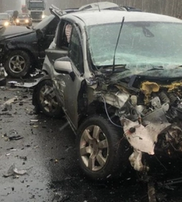 На трасі Київ-Ковель-Ягодин автівка з’їхала з дороги та перевернулася