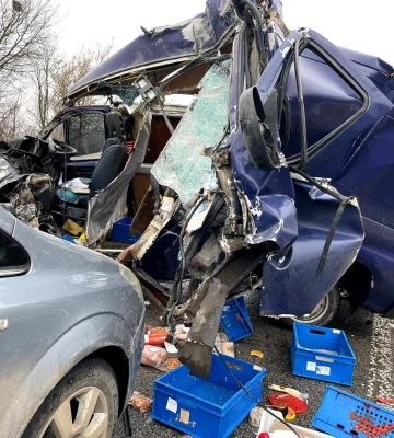 Біля Рівного зіткнулось п`ять автомобілів — загинув чоловік (ФОТО)