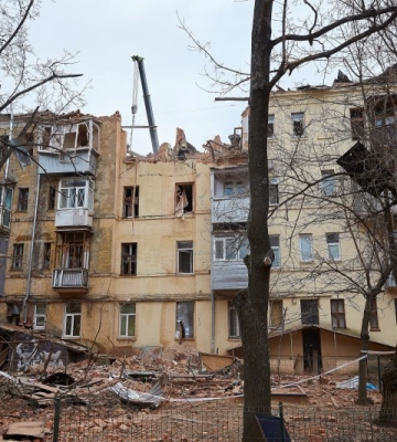 В доме в центре Харькова, поврежденном из-за обстрела ракетой, дали отопление