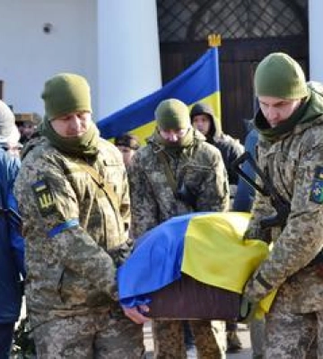 Вони загинули, щоб ми мали мирне майбутнє: у Полтаві попрощалися із сімома полеглими Героями ФОТО