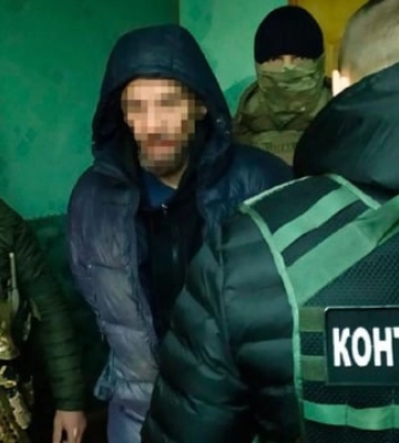 Зливали позиції ЗСУ та вербували нових інформаторів. СБУ затримала агентів ФСБ РФ