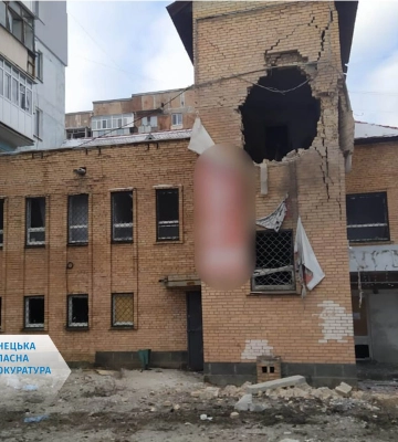 Артобстрел Бахмута: Двое погибших, четверо раненых, повреждена аптека