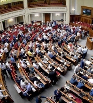 Спікер ВР розповів про нардепів, які пішли на фронт