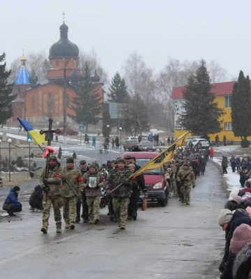 У Липовій Долині попрощалися з героєм