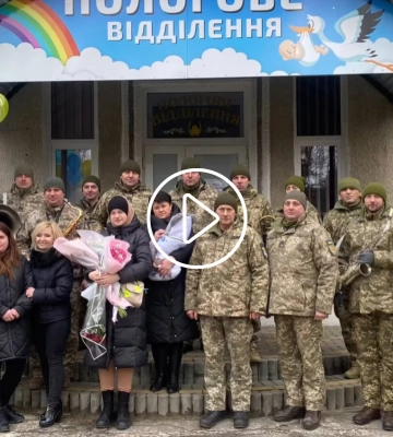 Народився після загибелі батька: на Заході України зустріли з пологового сина 27-річного Героя (ВІДЕО)