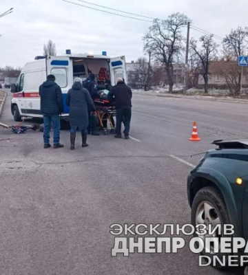 У Дніпрі на з&#039;їзді з мосту Toyota збила велосипедиста