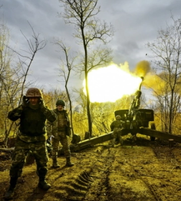 На Донеччині тривають запеклі бої - Президент