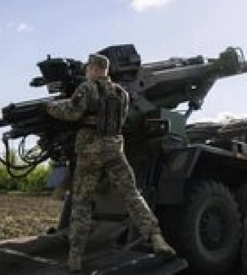 Наслідки обстрілу житлового масиву Бахмуту російськими окупантами. ФОТОрепортаж