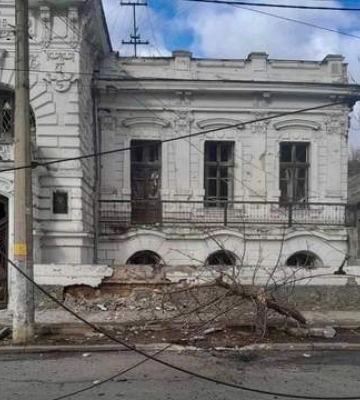 Російські окупанти обстріляли в Херсоні шаховий клуб, будівля – пам&#039;ятка архітектури