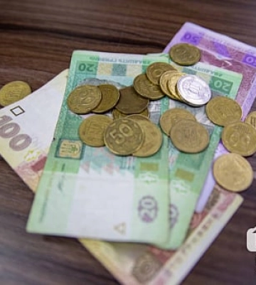Соціальні виплати: кому продовжили автоматично, а хто має подати документи наново