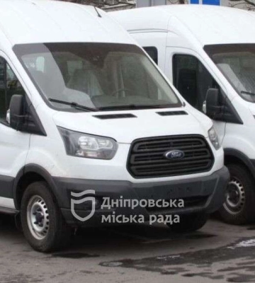 Школи Дніпра отримали два мікроавтобуси від міста-побратима Кельна 