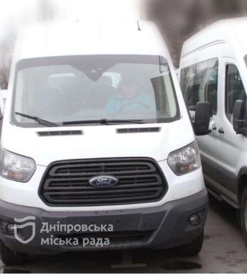Школи Дніпра отримали два мікроавтобуси від міста-побратима Кельна 