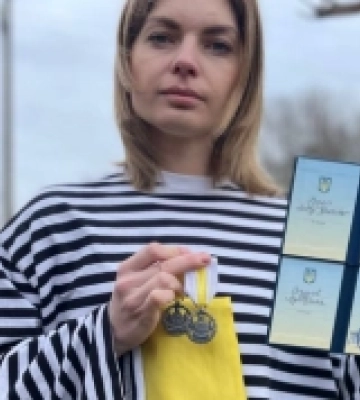 Іноземні волонтерки, які допомагають луцькому «Ангару», прокоментували нагороди від Залужного