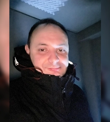 Лише з ліхтариком: мер Івано-Франківська застряг у ліфті під час відключення світла
