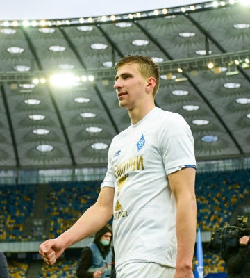 Захисник Динамо Забарний підписав контракт з клубом АПЛ