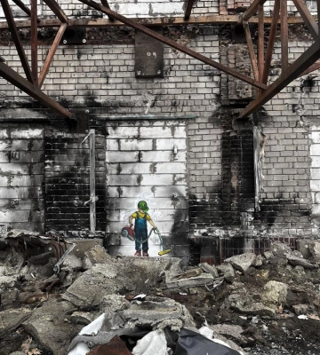 Стінописи рівненського художника Костянтина Качановського віднедавна прикрашають будівлі деокупованого Херсона (ФОТО)