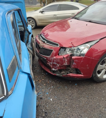 Автозіткнення у Львові: водійка в лікарні