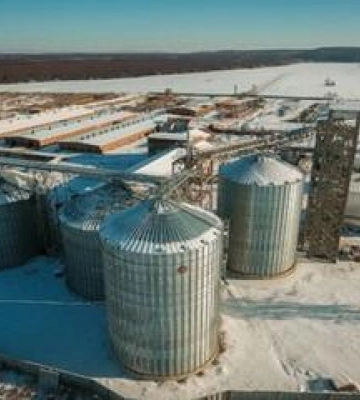 Банк виставив на аукціон елеватор і завод на Полтавщині