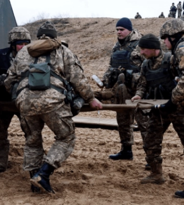 Запорізькі тероборонці вчаться рятувати поранених побратимів - відео