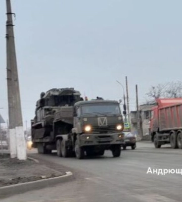 В окупованому Маріуполі зафіксована  велика колона російських вантажівок, - Андрющенко