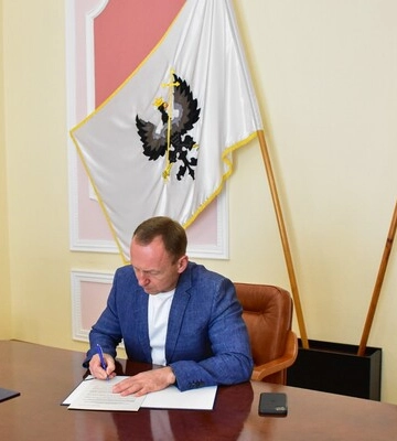 &quot;Усунення мера 300-тисячного Чернігова від посади - це виклик демократії&quot;, - Кличко про рішення суду щодо Атрошенка
