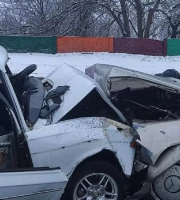 Лобове зіткнення авто у Кам’янському: загинула жінка, ще троє людей постраждали