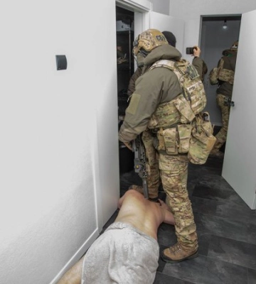 У Києві СБУ піймала &quot;на гарячому&quot; банду, яка тероризувала підприємців під виглядом добробатів