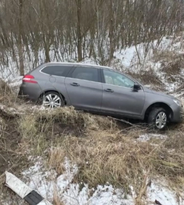 Вилетів на узбіччя та збив чотирьох людей: подробиці ДТП на Рівненщині (ВІДЕО)