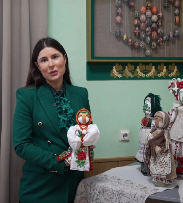 Влада Співак передасть американцям ляльки-мотанки, які виготовили у Полтавському педуніверситеті